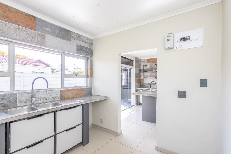 To Let 3 Bedroom Property for Rent in Zoo Park Western Cape